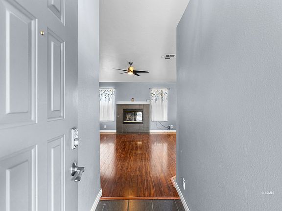 5th image of 1024 Porter St