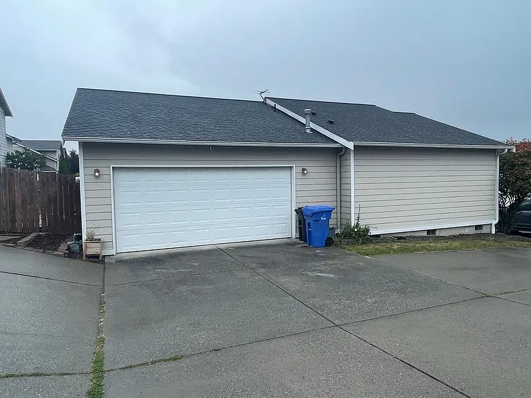 1043 NW Cordero Pl — Photo 2