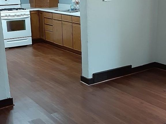 5th image of 316 E 2nd Ave S