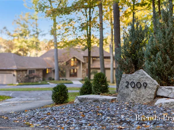 2009 Timber Trail Dr SE, Ada, MI 49301