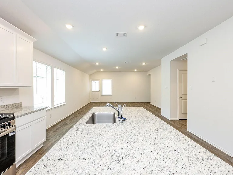 3027 Holland Lakes Dr — Photo 10