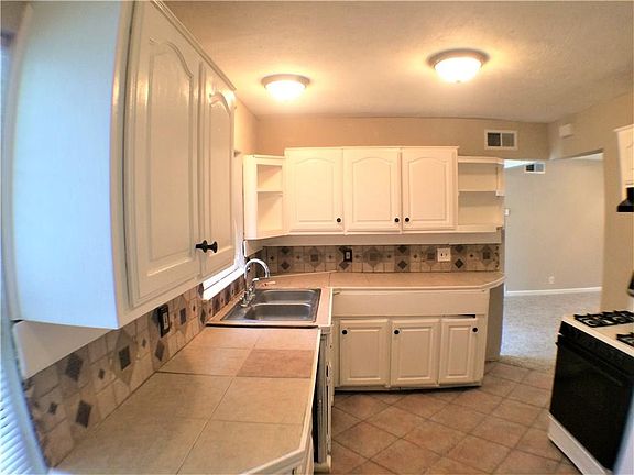 5th image of 10747 Sandalwood Dr