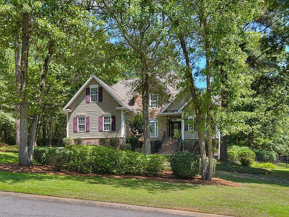 3rd image of 109 Tall Pine Dr