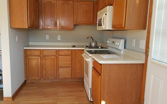 3rd image of 7411 Scott Ln