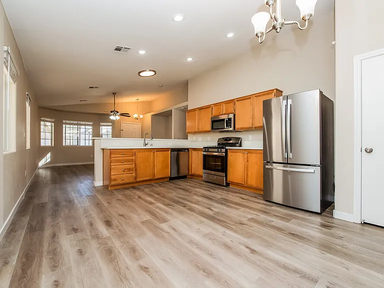 4929 Whispering Spring Ave — Photo 5