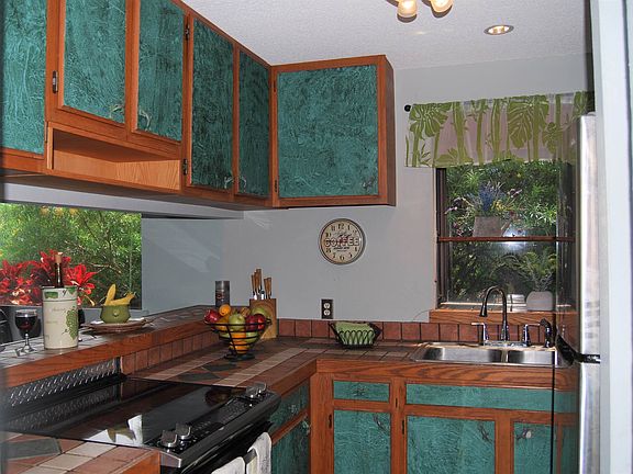 3rd image of 75-5669 Kuakini Highway 930 Iwaena St #1101-99