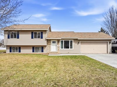 519 Sycamore Dr, New Richmond, WI, 54017