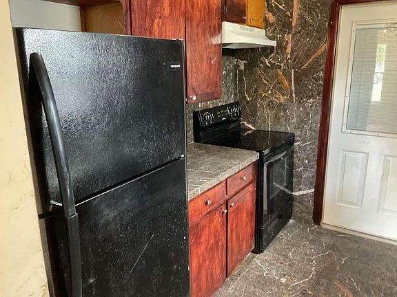 4th image of 1311 W 6th St