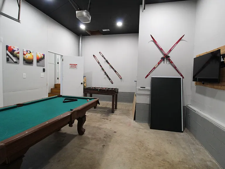 221 Alleghany Dr — Photo 25