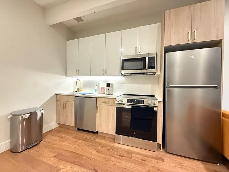 5 bed, 4.0 bath, $1,160 — Photo 4