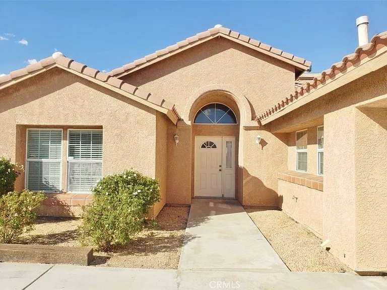 57294 Titian Ct — Photo 3