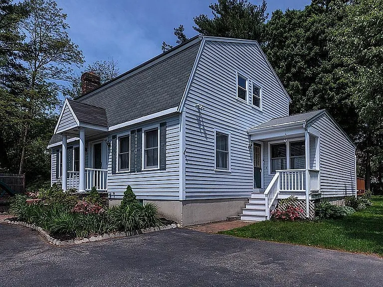 18 Pond St — Photo 3