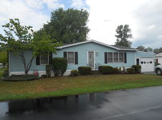 28 Meadows Way, Bergen, NY 14416