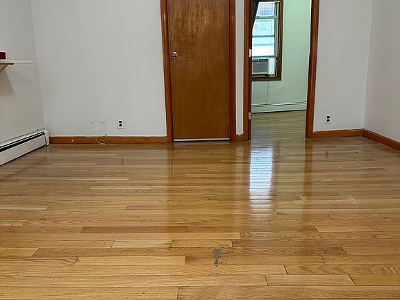 3rd image of 212 Bedford Ave #2