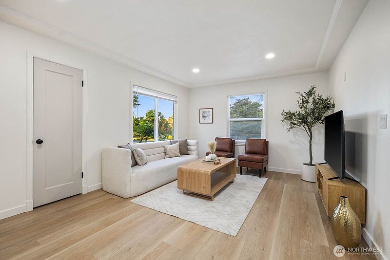 5th image of 4106 N 15th Street
