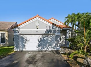 857 Sand Creek Cir, Fort Lauderdale, FL 33327