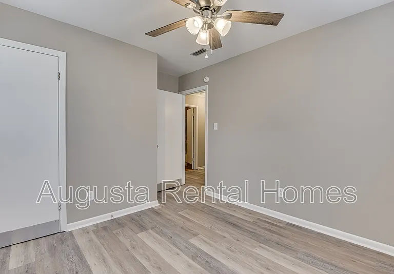 3330 Young Forest Dr — Photo 22