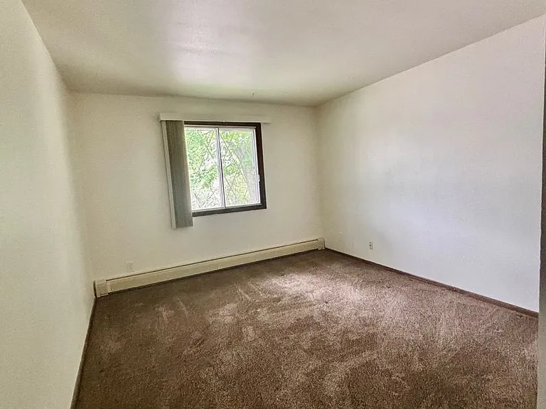 Alpine Manor — Photo 11