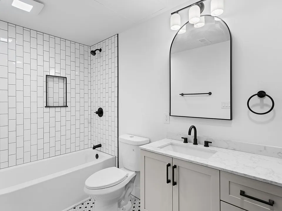 Bathroom on 1st floor
