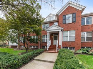 41 Center St, Metuchen, NJ 08840