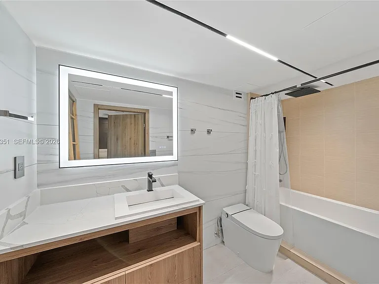 2301 Collins Ave #432 — Photo 12