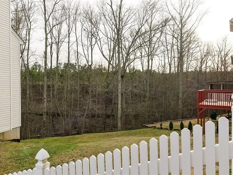 324 Greystone Pkwy — Photo 18
