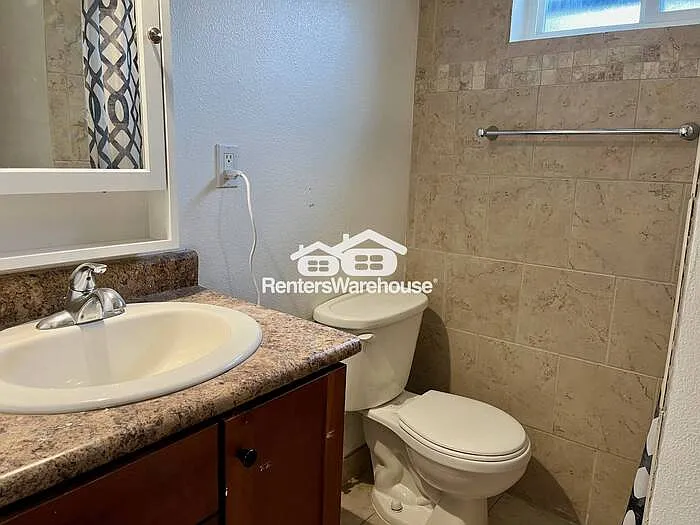 342 S Alcott St #B — Photo 9