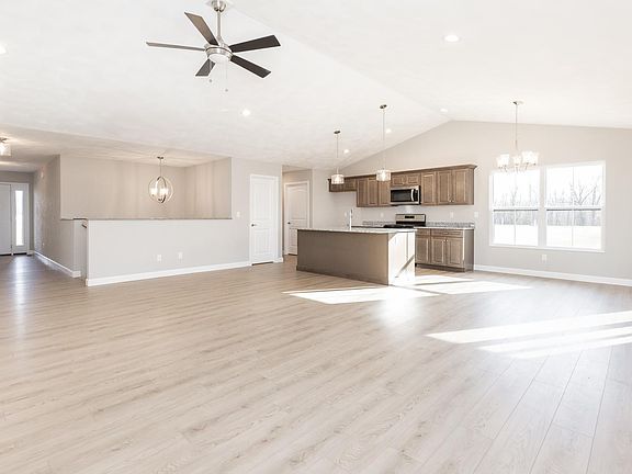 5th image of 105 Arbor Glen Ln