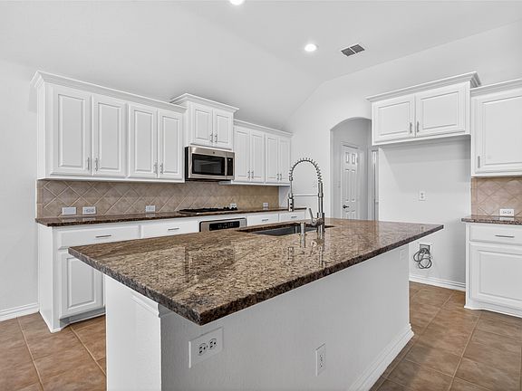 5th image of 3229 Horizons Dr