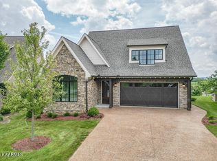 250 E Highlands Cir, Lenoir City, TN 37772