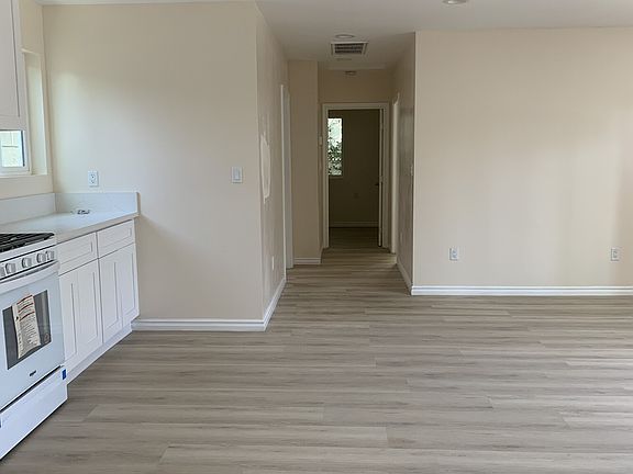 4th image of 2019 E Villa St