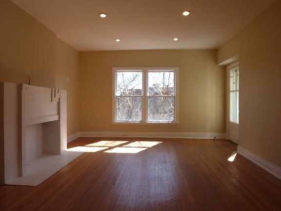 2nd image of 650 W Arlington Pl APT 3W