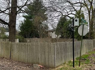 101A Red Ground Rd, Roslyn Heights, NY 11577