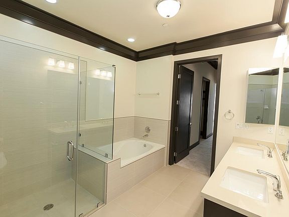 4th image of 1110 Glenville Dr Floor 4