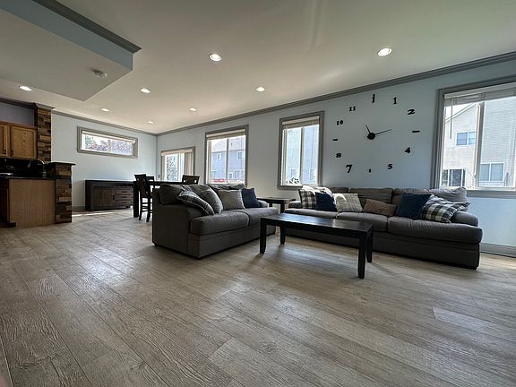 3rd image of 3116 Gloria Ln