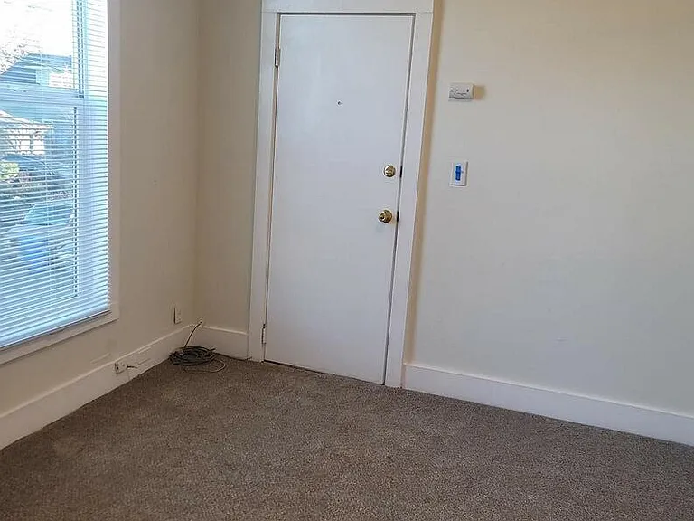 235 NE 76th Ave #4 — Photo 3