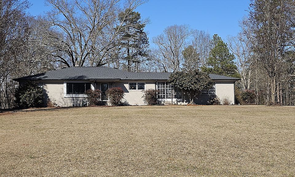 1st image of 245 Saint Paul Rd