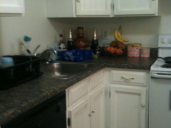 3rd image of 552 Jocelyn Dr