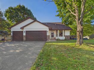 7081 Upper 36th St N, Oakdale, MN 55128