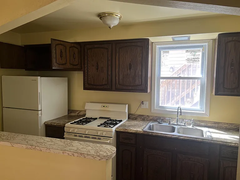 1222 Broadway Ave #1 — Photo 4