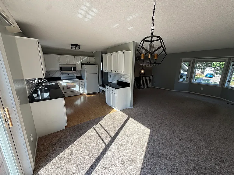 9502 Teakwood Ln N — Photo 10