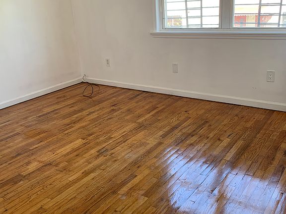 3rd image of 735 Henderson Ave APT 2R