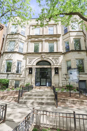 652 W Roscoe St #103 Photo 1