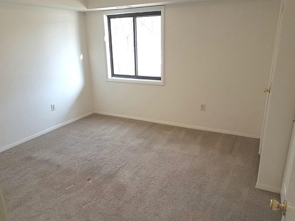3rd image of 3100 Commonwealth Ave APT 101