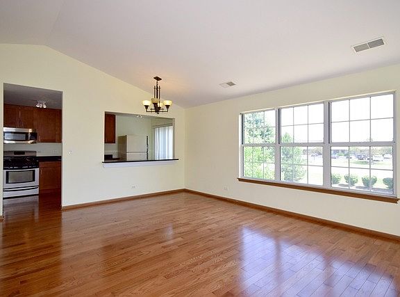 3rd image of 75 Seton Creek Dr #1