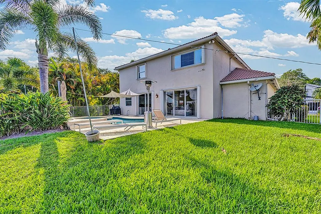 4 bed, 3.5 bath, 3272 sqft, $7,500 — Photo 3