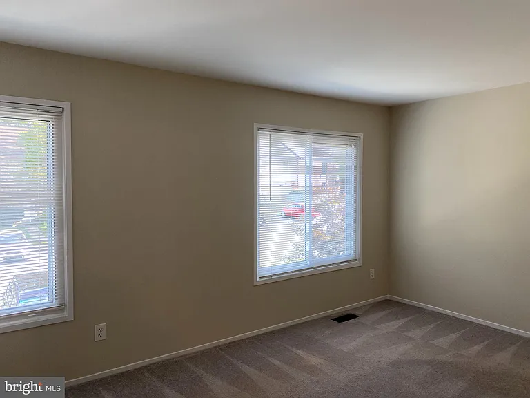2804 Cambridge Dr — Photo 15