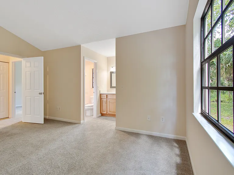 100B Coral Reef Ct N — Photo 12