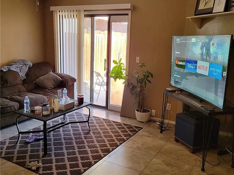 504 Grimsby Ave — Photo 6