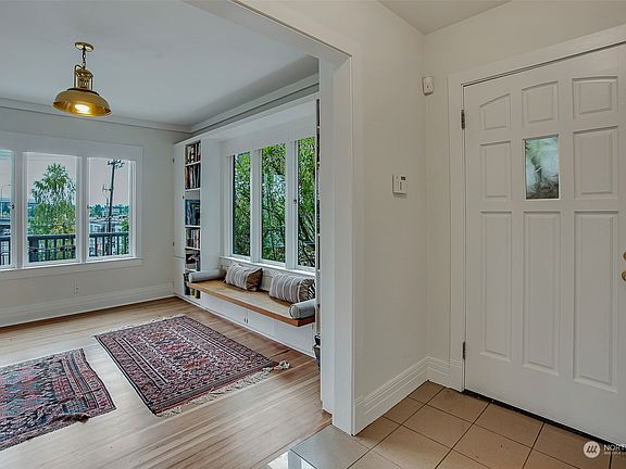 4th image of 2543 Boyer Avenue E